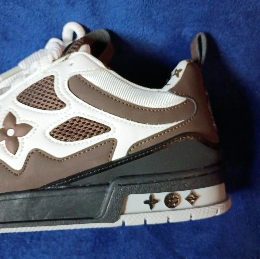 LV Skate Trainers - Picture 3 of 15